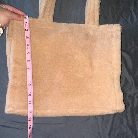 NEW Victoria's Secret Tan Sherpa Tote Bag Large Fur Tote Snap Closure VS Logo - Picture 9 of 13